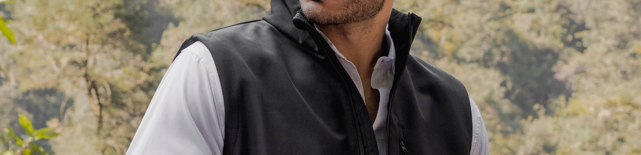 La pieza clave del invierno: El Chaleco Outdoor Nomad que combina estilo y protección